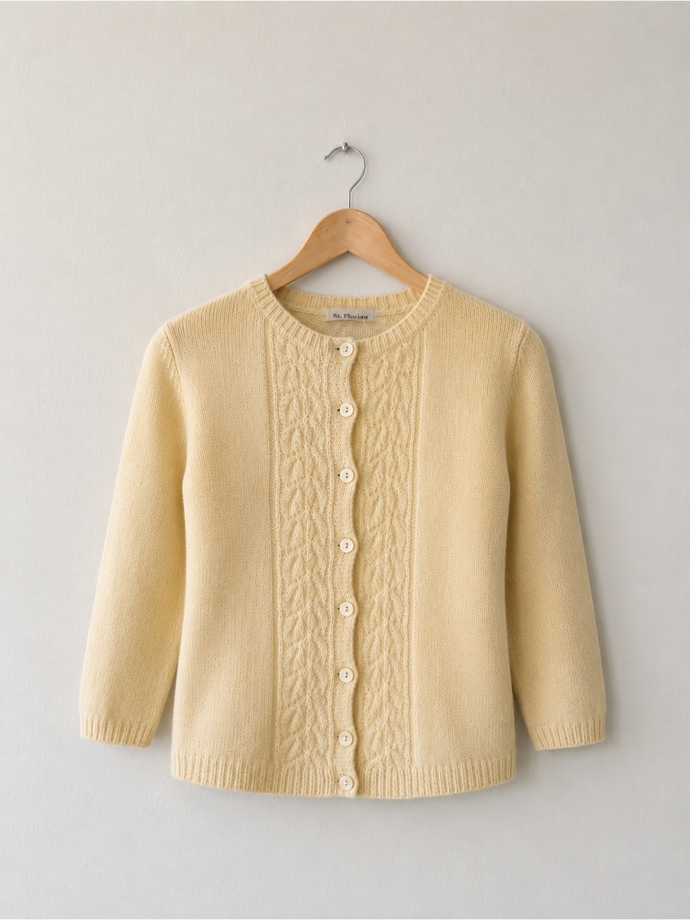 Vintage Women's Cream Cardigan Sweater